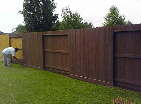 Semi-Transparent Fence Staining in Sprint, TX